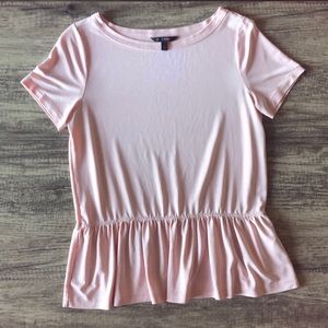 5 for $25 🛍 Soft Pink Casual Top Banana Republic